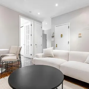  Apartment Gorgeous & Bright 3bdr & 1bth In Midtown Manhattan